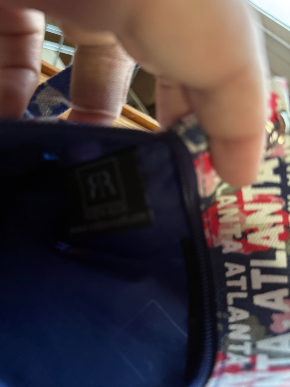 Robin Ruth Atlanta Crossbody - Picture 3 of 7